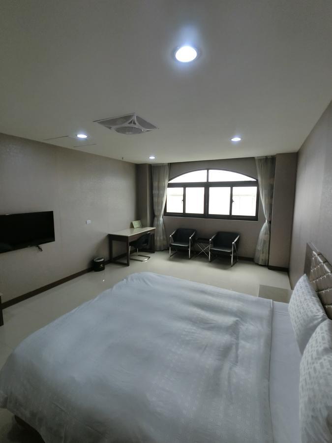 Hotel 雲林斗六福爾摩莎大飯店 Esterno foto